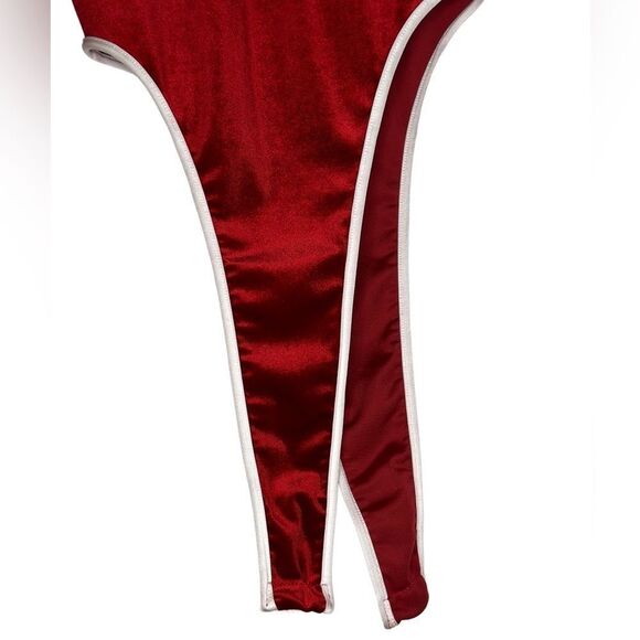 Elegant Red Velvet Jumpsuit - Picture 2 of 14
